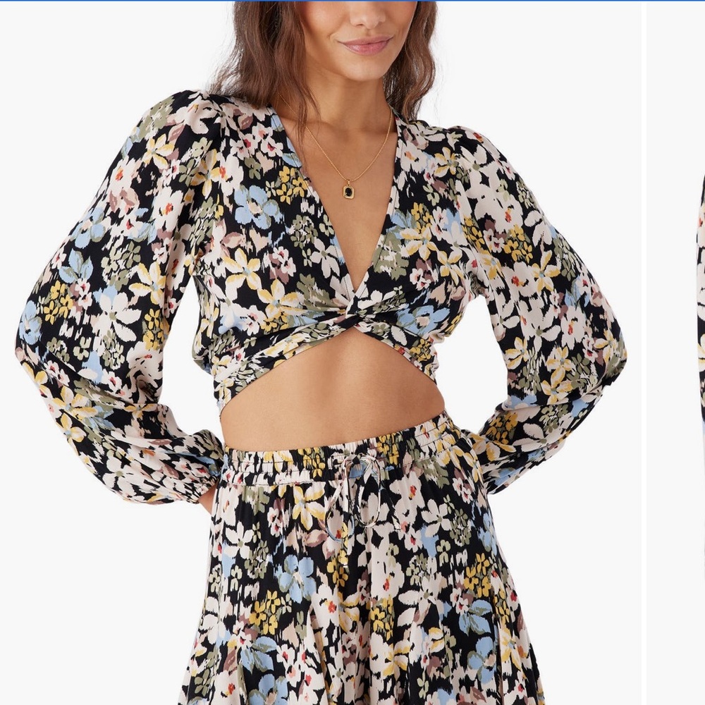 O'Neill Black and White Long Sleeve Crop Blouse, BNWOT